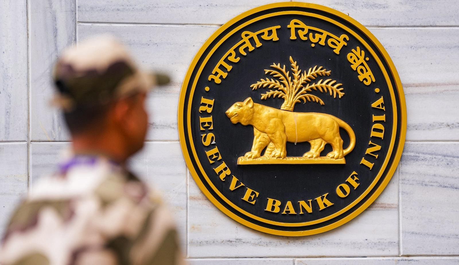 Automatic payment limit via UPI raised to Rs 1 lakh: RBI - News On ...