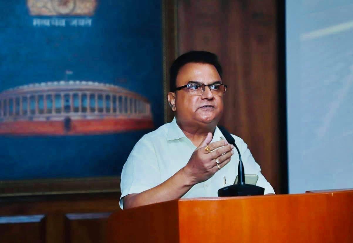 World Renowned PR Guru Dr. Suresh Gaur Presents a new term “The PR ...