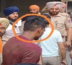 गुरुद्वारा में महिलाओं के बीच हिंसक संघर्ष।