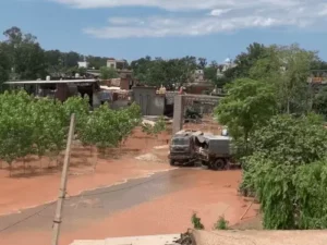 अमृतसर बाढ़ ताज़ा खबर Punjab flood 2025 Amritsar villages flood Punjab flood death toll Punjab dam situation Flood relief Amritsar अमृतसर बांध बाढ़ अपडेट